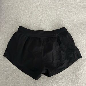 Lululemon shorts size 6